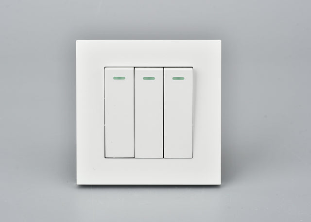 Basic Series - Light Switch - 3 gang